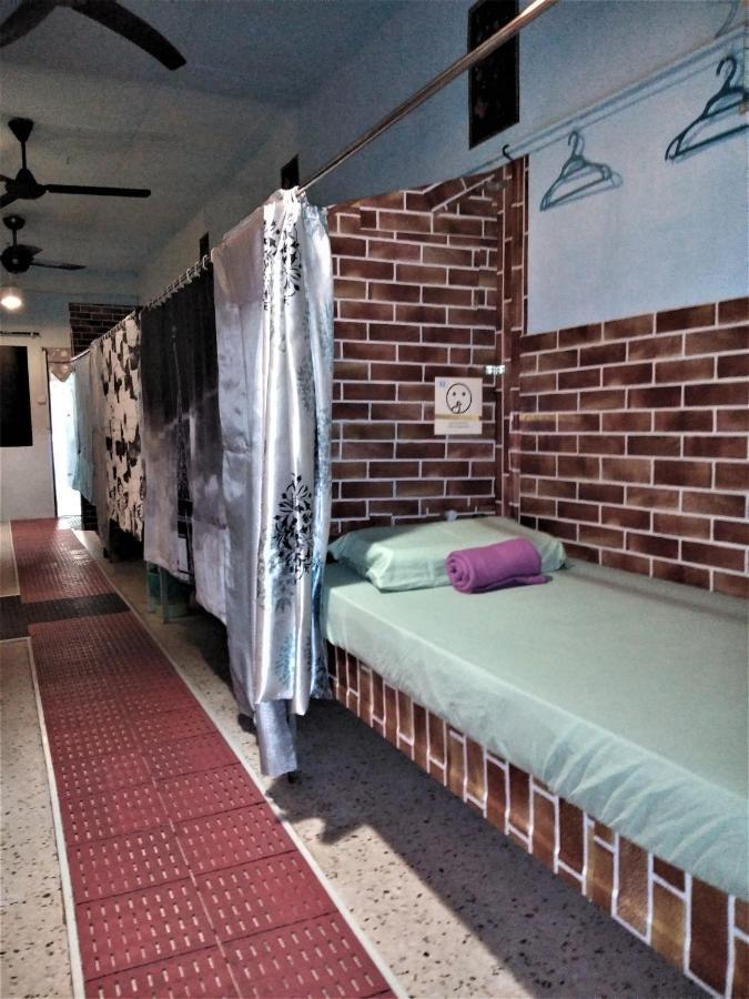 Wisma tamu Memory Jb 2*
